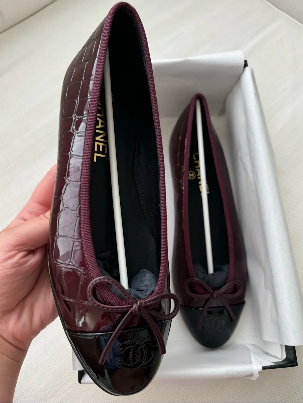 CHANEL Burgundy croc ballet flats